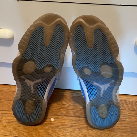 Air Jordan 11 Retro Low “UNC” - Picture 5 of 6